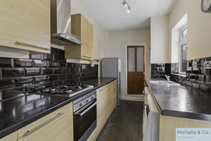 Kitchen- click for photo gallery